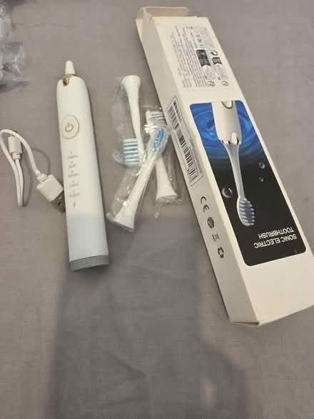 Photo of free Electric toothbrush used but with new brush heads (Birchfield B20) #2