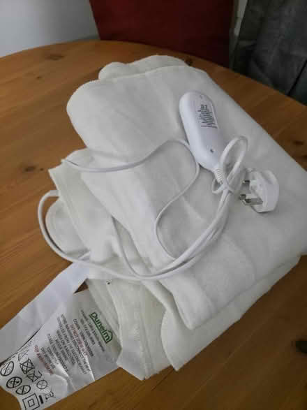 Photo of free Double Heated bed cover (Swindon Village GL51) #3
