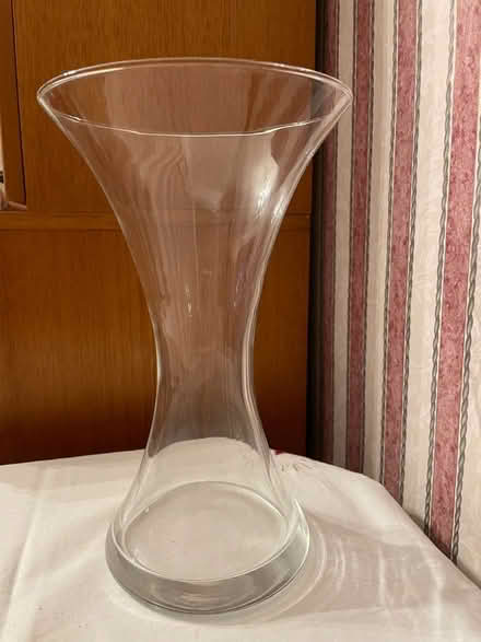 Photo of free Glass vase (Belmont SM5) #1