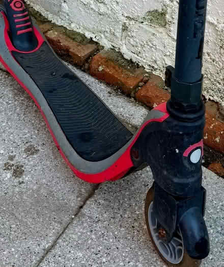 Photo of free 🛴Child’s Red Scooter (Chipping Barnet EN5) #1