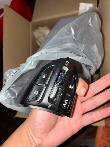 Photo of free Kia Stonic 2023 steering wheel (Leytonstone E11) #3