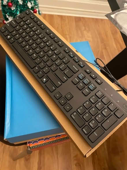 Photo of free Wired Dell Keyboard (Don Mills and Finch) #1
