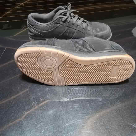 Photo of free Mens size 8.5 NON SLIP work shoes (Juan Tabo and Central) #4