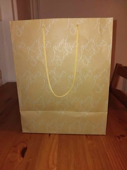 Photo of free Christmas bag (Coulsdon town station) #1