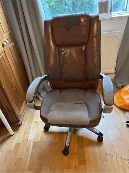 Photo of free Office chair (KT18 7SY) #2