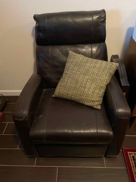 Photo of free Reclining Chair (Loma Colorado Rio Rancho) #1
