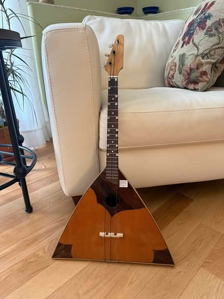 Photo of free A balalaika (near Tartan/ Jockvale) #1