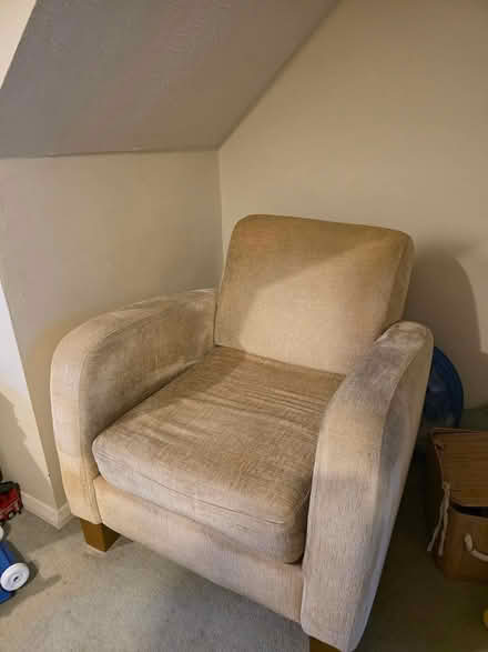 Photo of free Armchair beige (LU7) #2