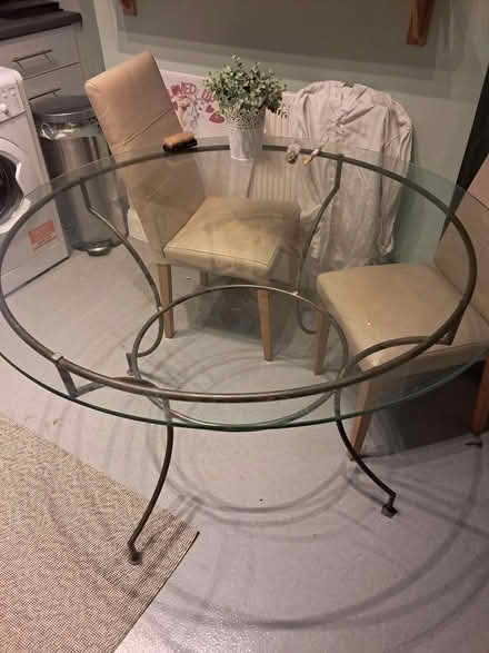 Photo of free Glass table (Hackney E5) #1