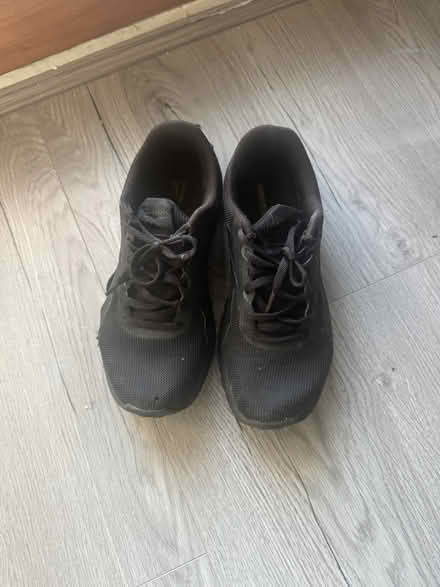 Photo of free Black reebok sneaker (Marston Green B33) #2