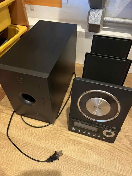 Photo of free iPhone / CD / Stereo mini-system (Concord) #2