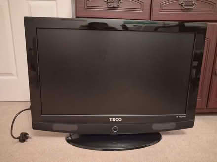 Photo of free Flat screen TV (Hatch Warren RG22) #1