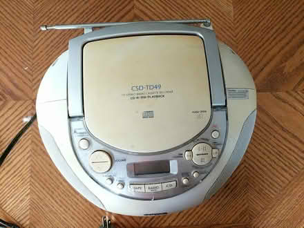 Photo of free radio and tape player (Ann Arbor near Hillside Terr.) #1