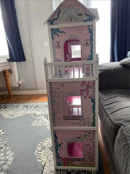 Photo of free Kids Sadie’s Dolls house (CR0) #3