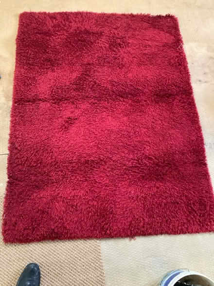 Photo of free Red rug (Maidenhead SL6 8 R.N.) #1