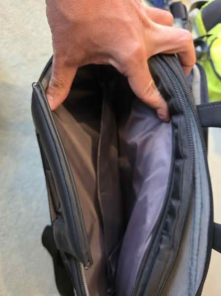 Photo of free Dell Laptop bag (21 MHG SW20) #4