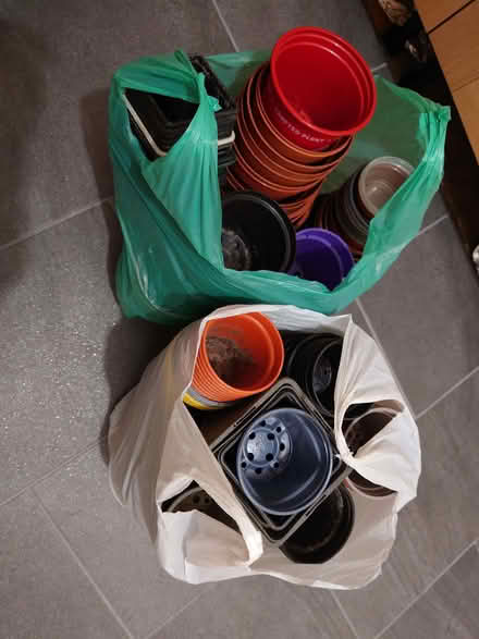 Photo of free Plastic plant pots (Clerwood EH12) #1