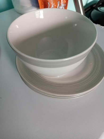 Photo of free Plates, chopping board (Maidenhead SL6) #1