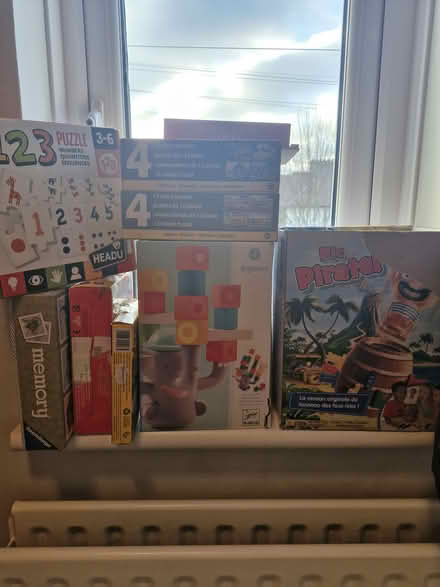 Photo of free Bundle of puzzles /games (Mitcham) #1