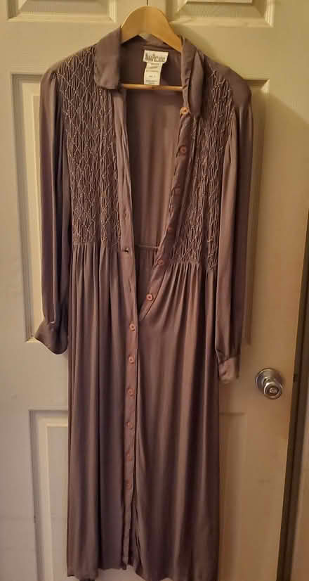 Photo of free Natural-fiber fancy dresses (Ann Arbor Northwest Side) #4