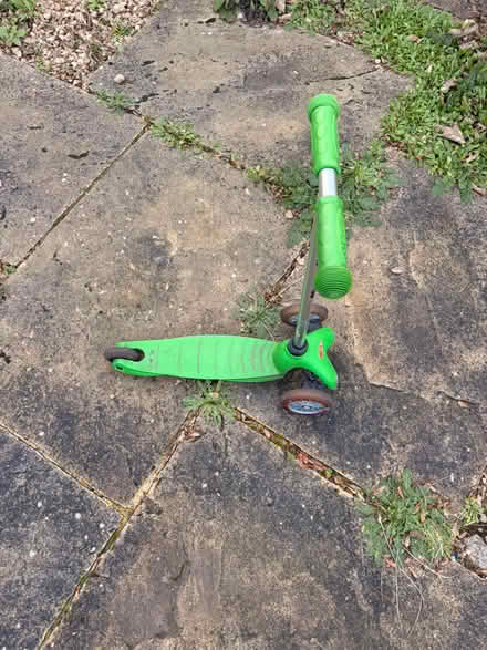 Photo of free 🛴 Green Mini Micro Scooter (Richmond TW9) #2