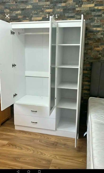 Photo of Bed and wardrobe (Hillhead G12) #1