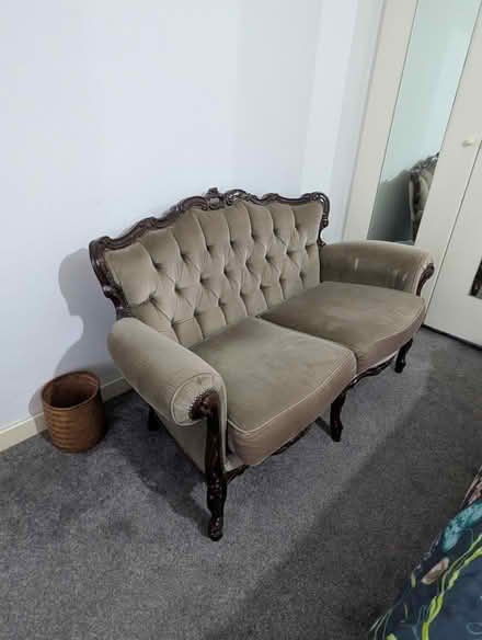 Photo of free Small vintage couch (SE25 6GH) #1