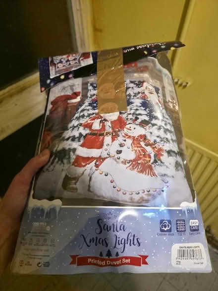Photo of free King size Xmas duvet cover (Swindon Village GL51) #1