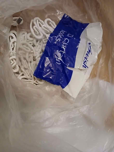 Photo of free Curtain rings and clips (Gatley SK8) #2