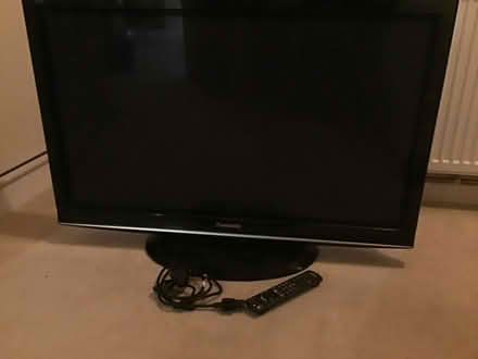 Photo of free Panasonic Viera 43” TV with remote 100% working (Ballards CR2) #1