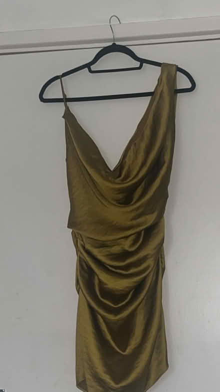 Photo of free Mustard yellow (Coulsdon town station) #1