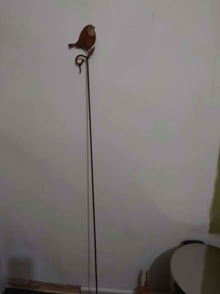 Photo of free Decorative metal garden pole with robin (Clerwood EH12) #1