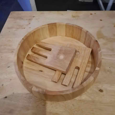 Photo of free Salad bowl - never used (TW7) #3