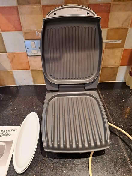 Photo of free George Foreman grilling machine (Leigh Dawes Green RH2) #2