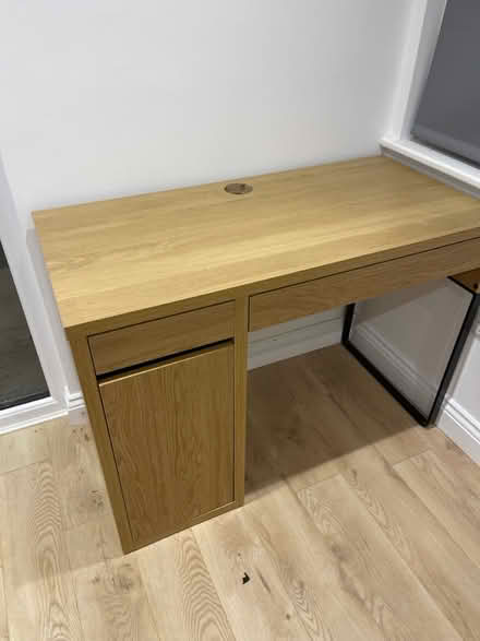 Photo of free Kid’s desk (Mill Hill NW7) #2