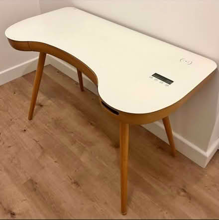 Photo of Chair and Desk for working (Oxley WV10) #2