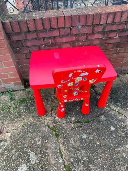 Photo of free Table (10 britannia point Sw192fa) #1