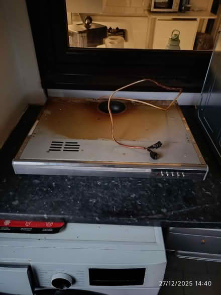 Photo of free Electric oven gas hob& extractor (WV4 parkfields) #4