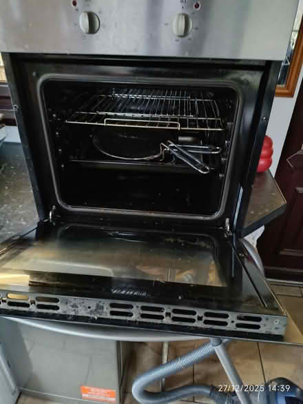 Photo of free Electric oven gas hob& extractor (WV4 parkfields) #2