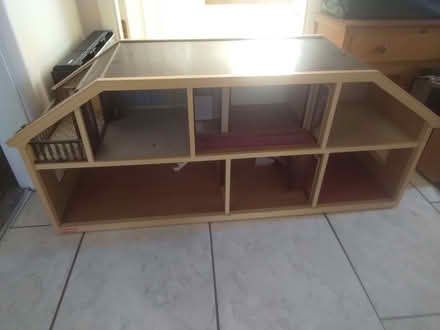 Photo of free Child's Dolls House (CT11) #1