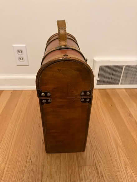 Photo of free Wine/booze carrying case (Greenwood, seattle) #3