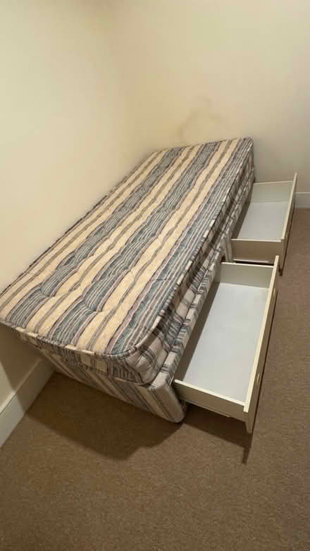 Photo of free Single Bed (IG3) #1