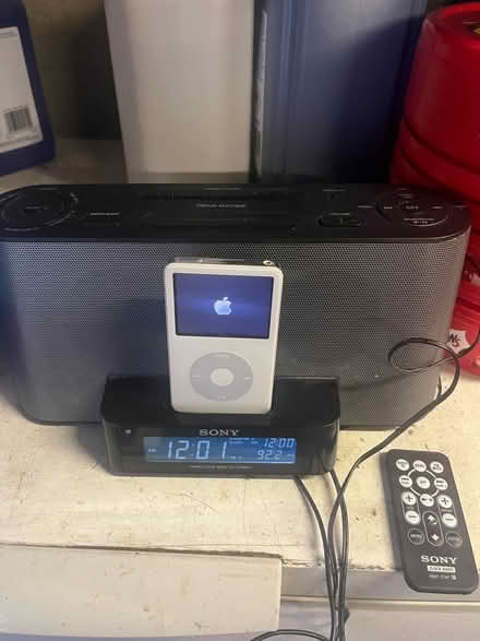 Photo of free Sony iPod dock and radio (no iPod) (Killinghall HG3) #1