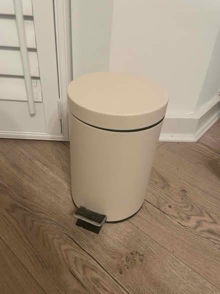 Photo of free Pedal bin (NW6 West Hampstead) #1