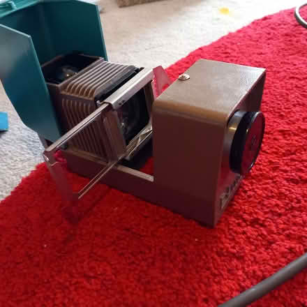 Photo of free Slide projector (Pembury TN2) #1