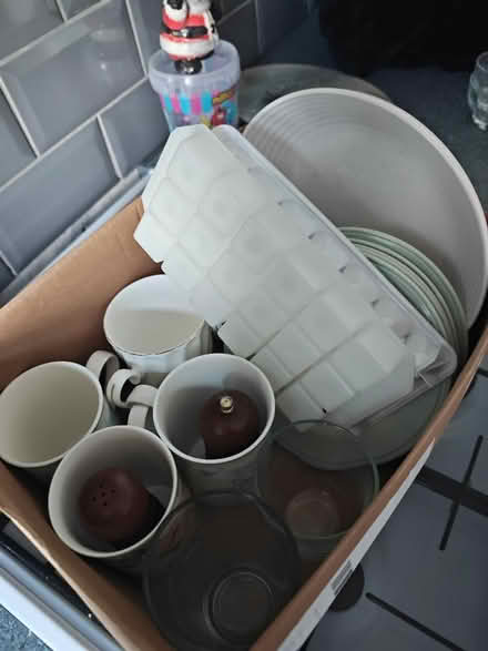 Photo of free A few kitchen bits (Bispham FY2) #1