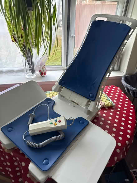 Photo of free Bath riser seat (WD18 high view) #1