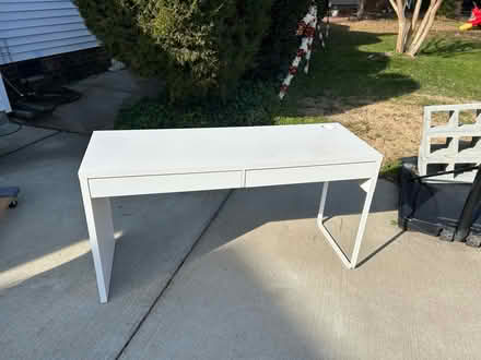 Photo of free Computer Desk, white (Malbon Acres) #1