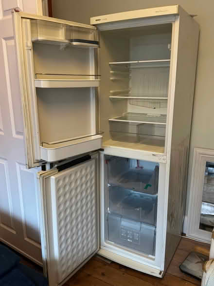 Photo of free Fridge Freezer Bosch (Northwood HA6) #3