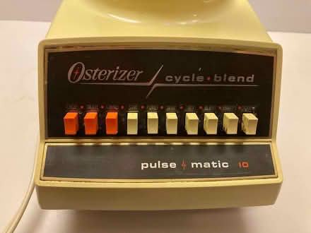 Photo of free blender with two pitchers (Spring Hill, Somerville) #4